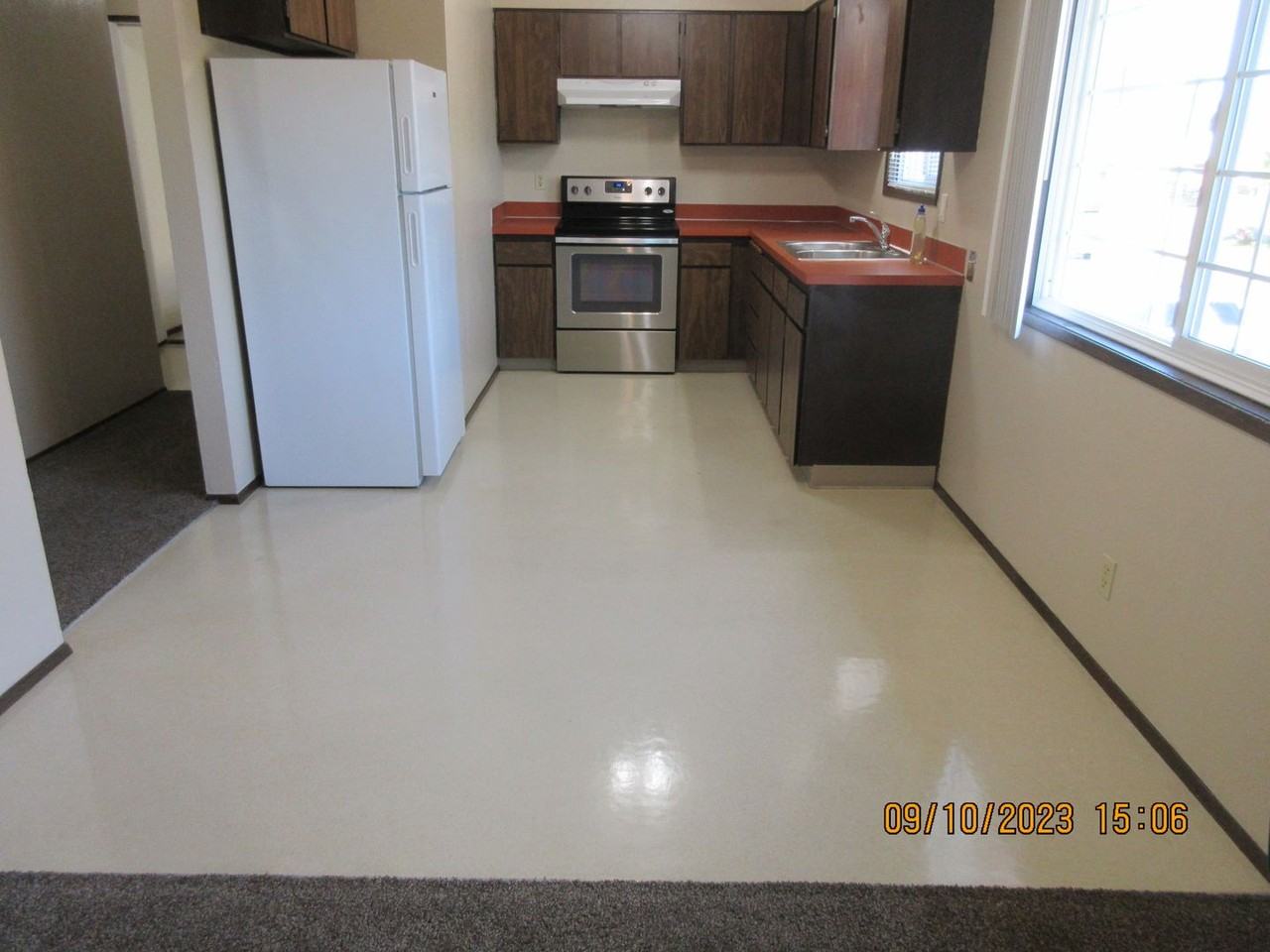 1172 12th St Ne - Photo 4 of 11