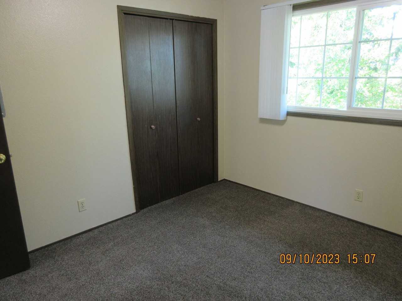 1172 12th St Ne - Photo 7 of 11
