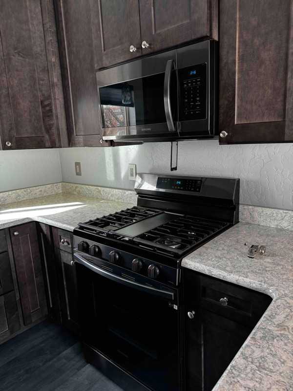 1111 Jefferson Ave - Photo 3 of 18