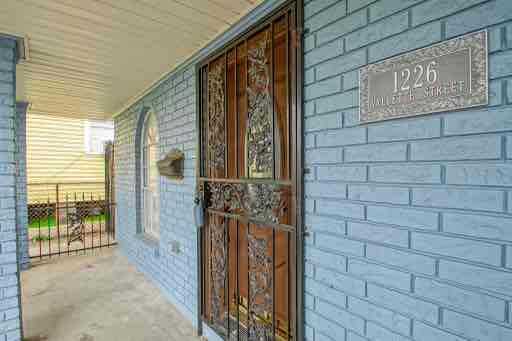 1226 Vallette St - Photo 3 of 32