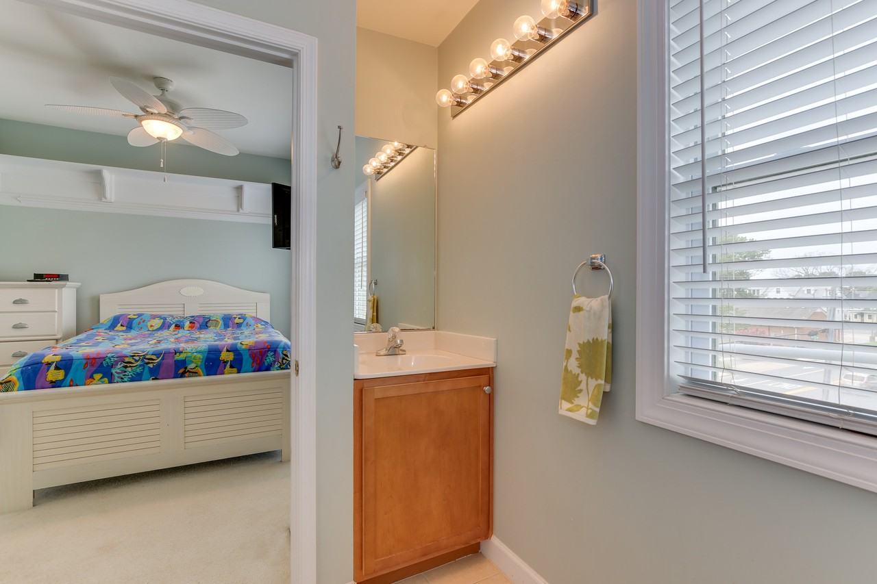 442 21st St #442 - Photo 7 of 31