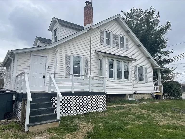 100 Moore Ave #NA - Photo 2 of 12