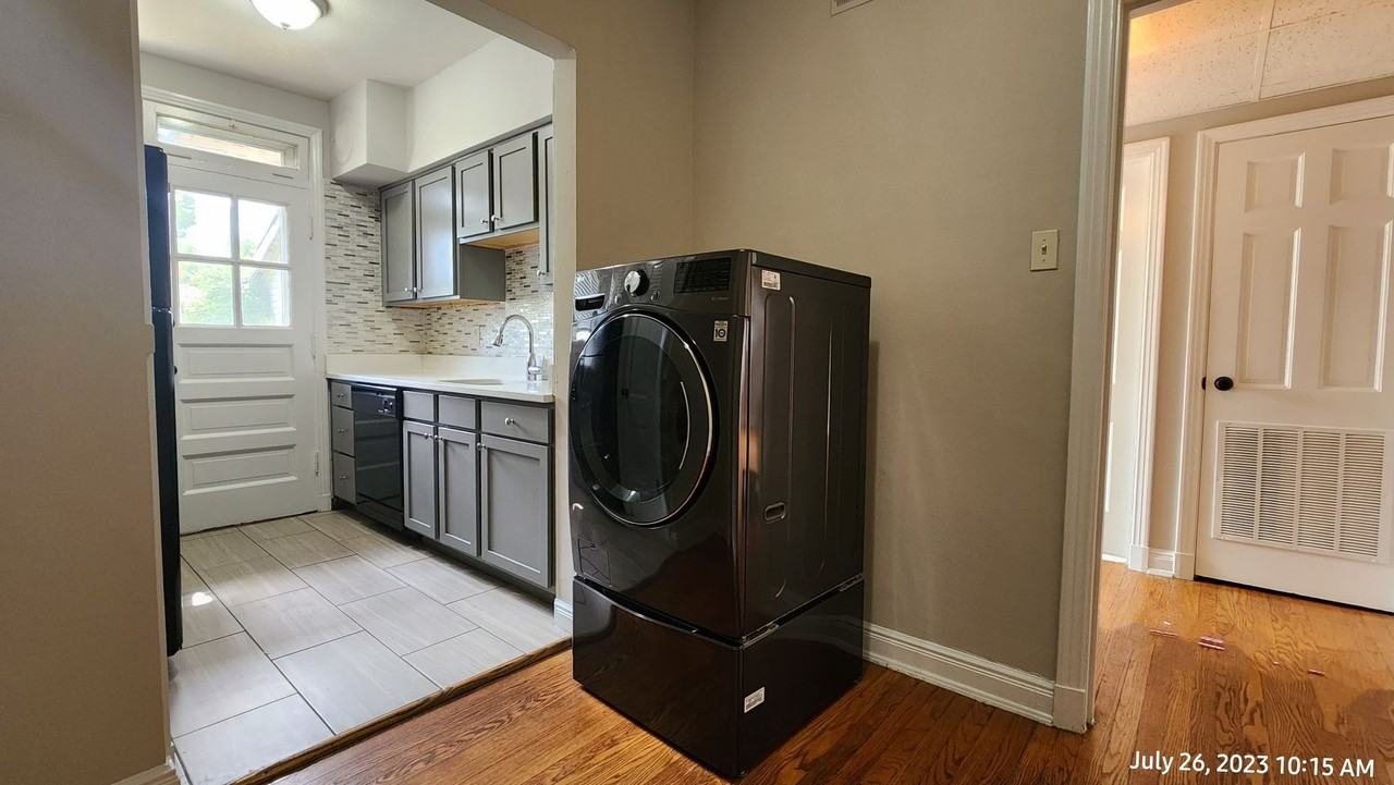 1020 Sanford Avenue - Photo 5 of 46