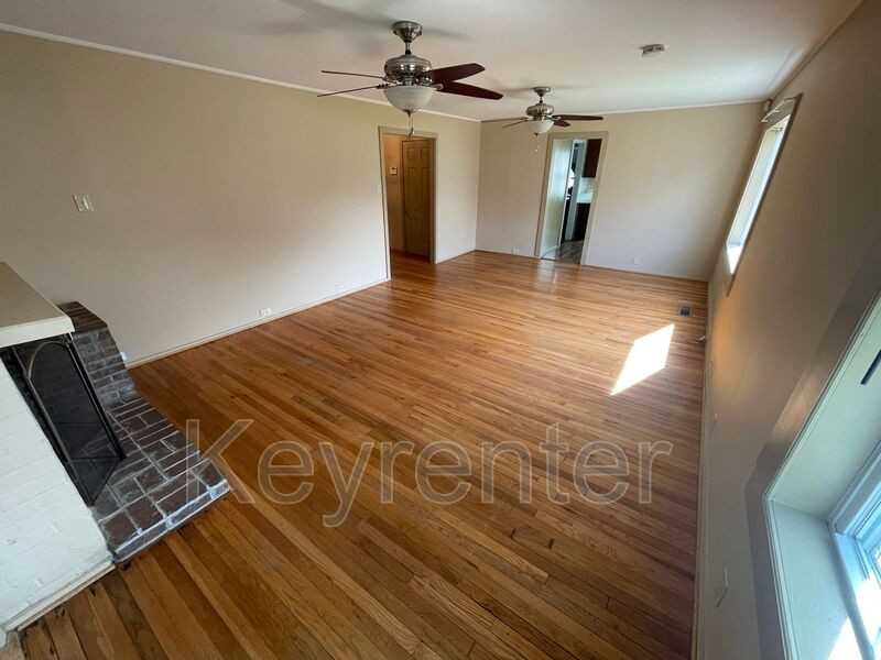430 East Dr - Photo 3 of 17