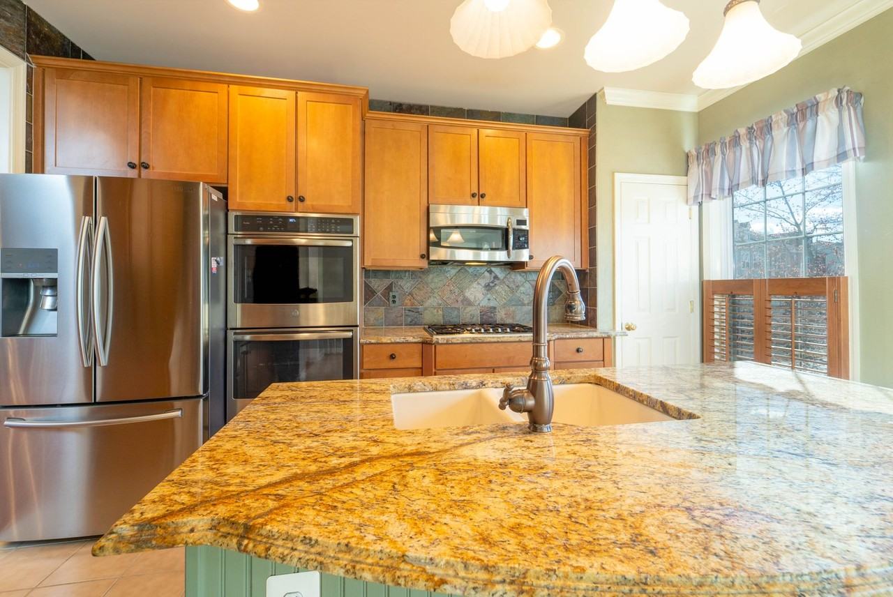 5237 Jule Star Drive - Photo 4 of 33