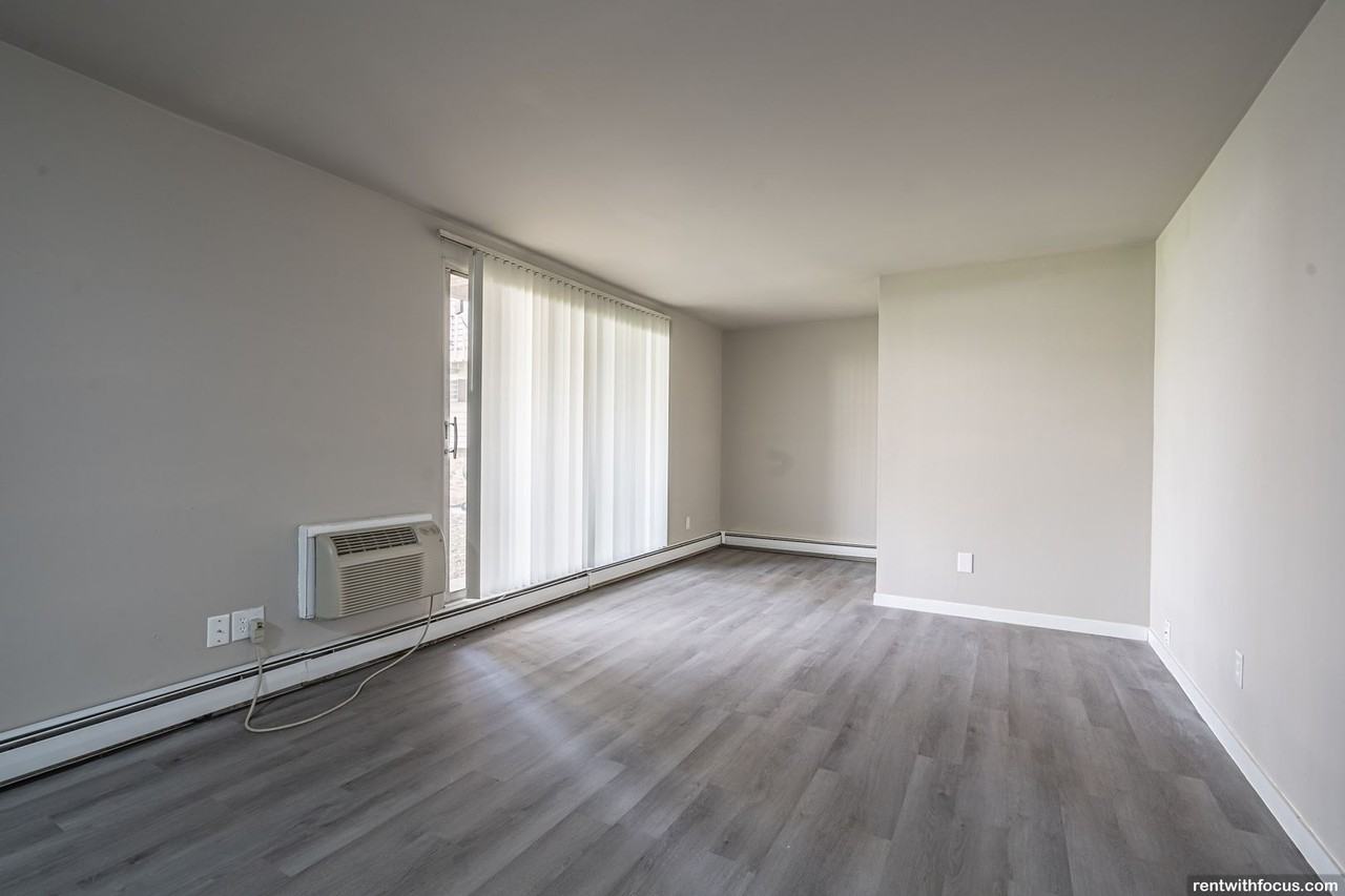 Apple Ridge Apartments - Photo 4 of 35