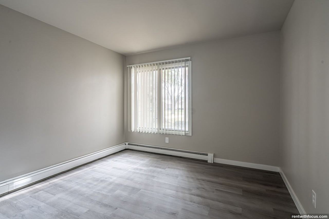 Apple Ridge Apartments - Photo 6 of 35
