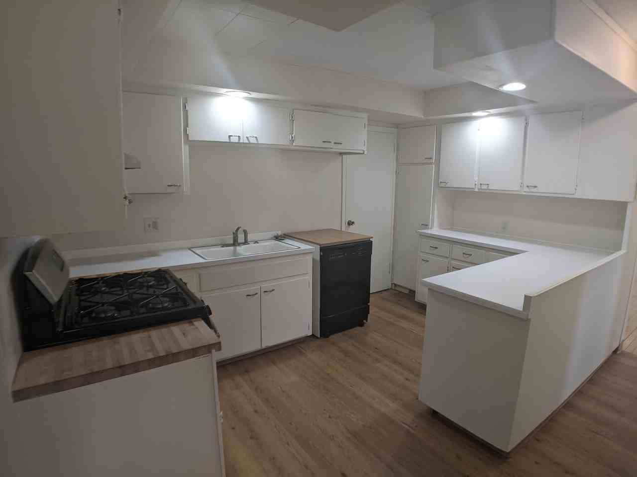 613 Bay St #1 - Photo 2 of 14