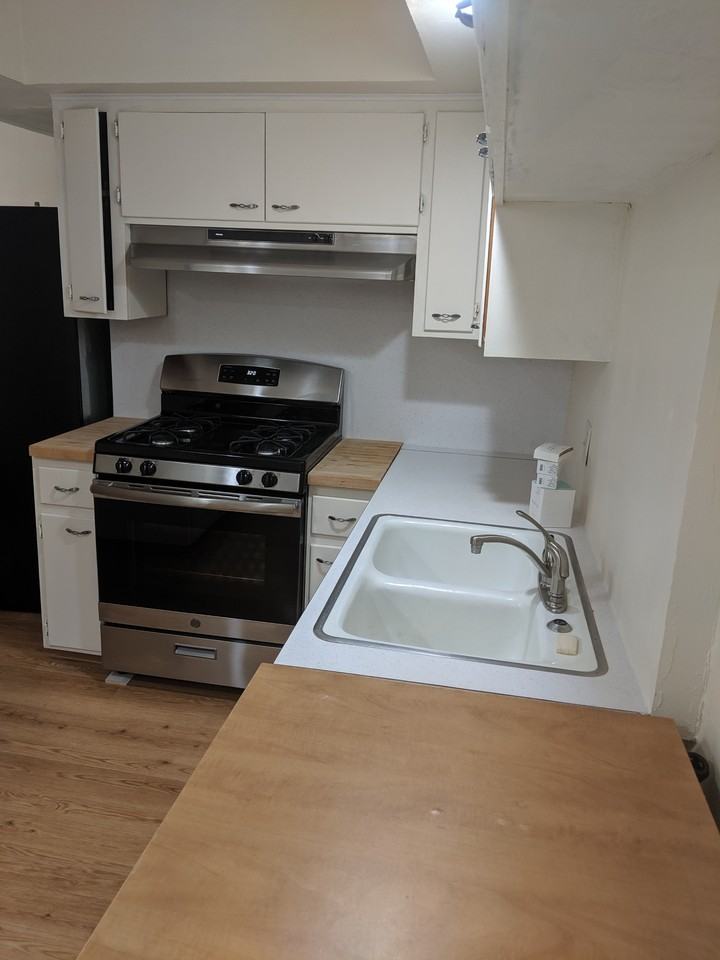 613 Bay St #1 - Photo 3 of 14