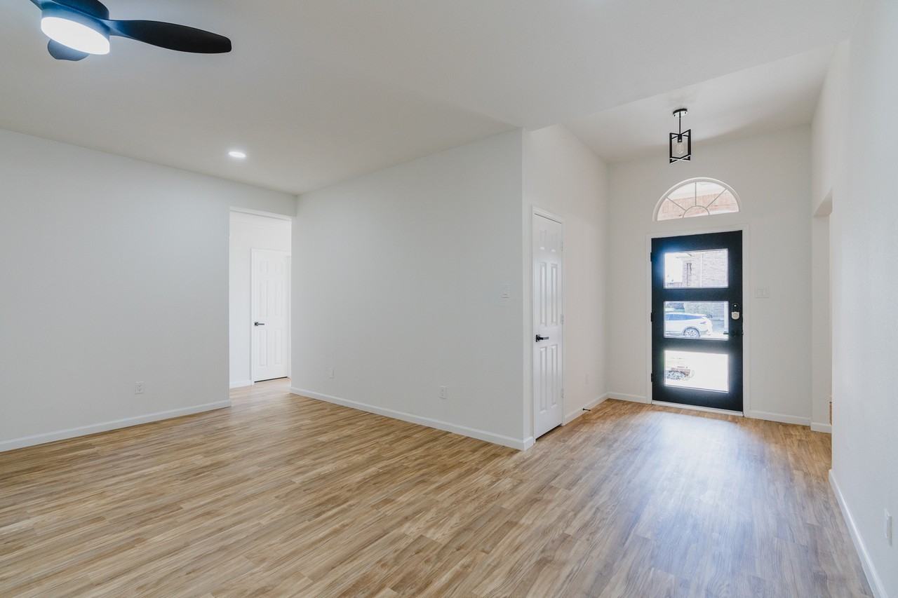 8805 Barton Creek Dr #NA - Photo 3 of 31