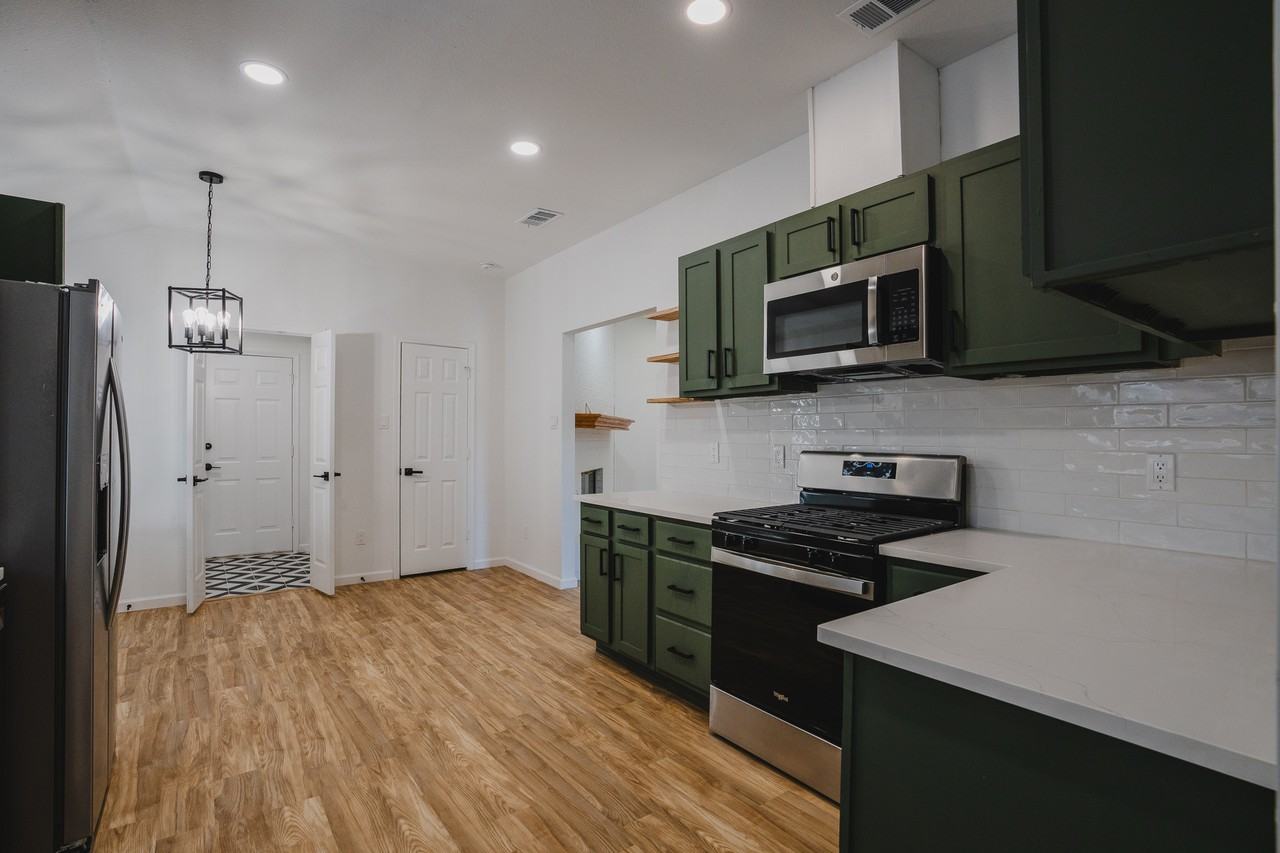 8805 Barton Creek Dr #NA - Photo 5 of 31