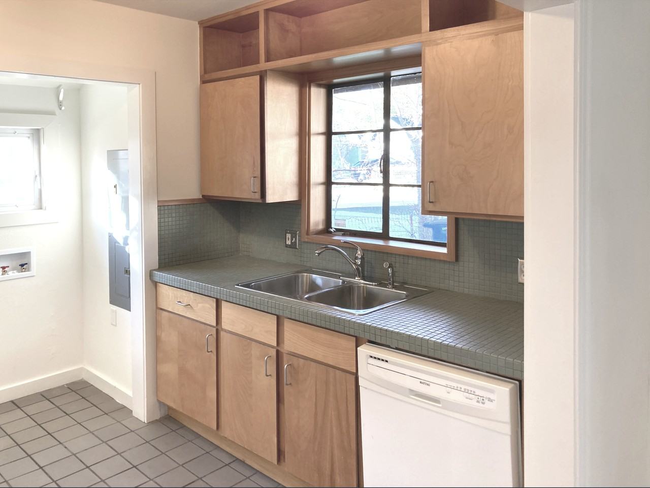 1003 Ruth Ave #B - Photo 6 of 10