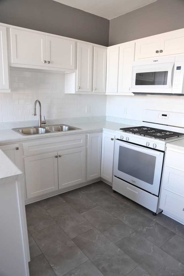 5210 Bancroft Ave #2FW - Photo 3 of 21