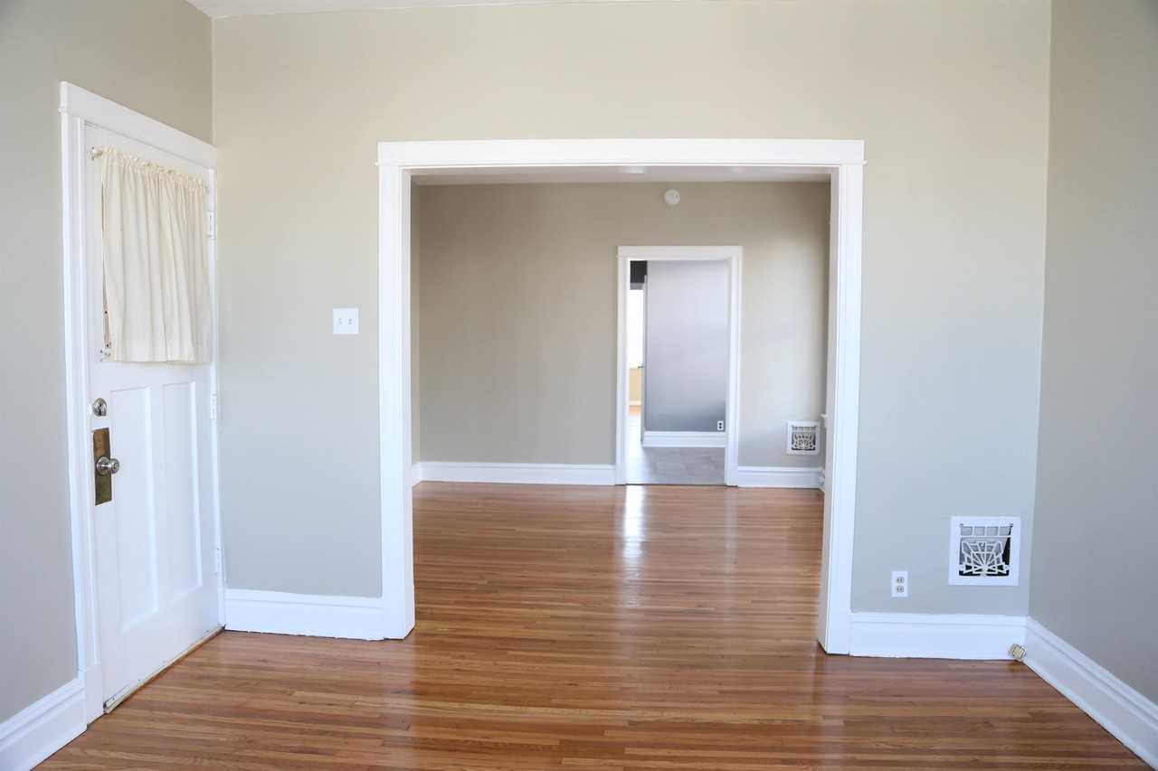 5210 Bancroft Ave #2FW - Photo 7 of 21