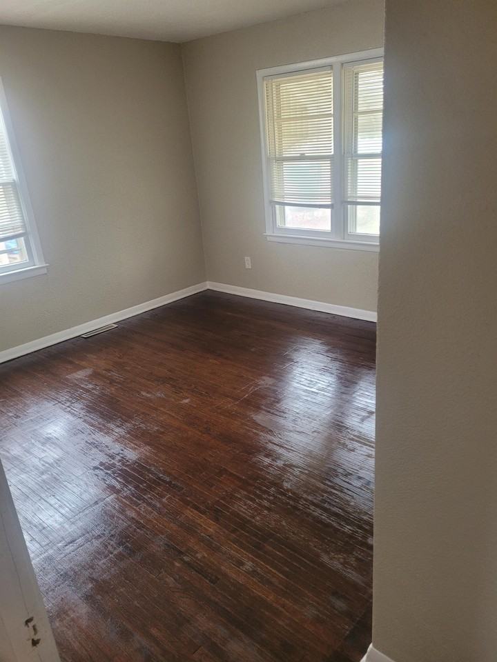 2710 N Gentry Ave #1 - Photo 2 of 8