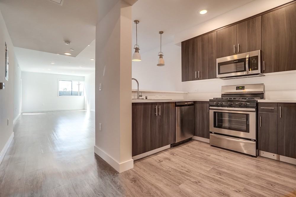 7223 Tyrone - Photo 5 of 23