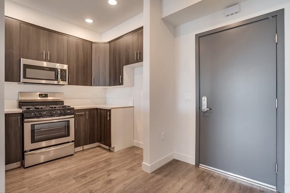 7223 Tyrone - Photo 6 of 23