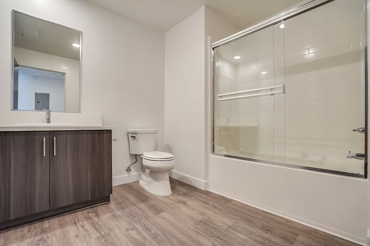 7223 Tyrone - Photo 7 of 23