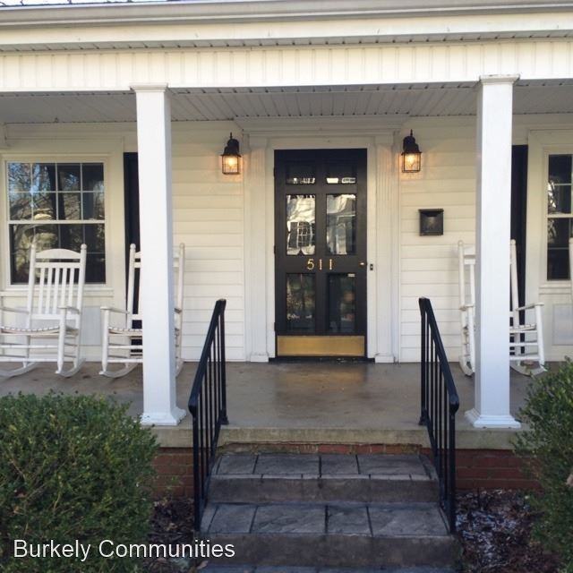 511 Woodland Dr - Photo 2 of 17