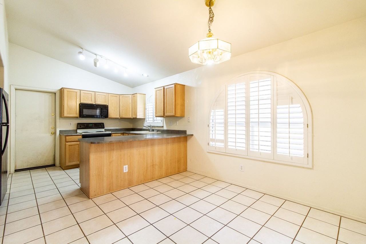 9668 W Irma Ln - Photo 3 of 15