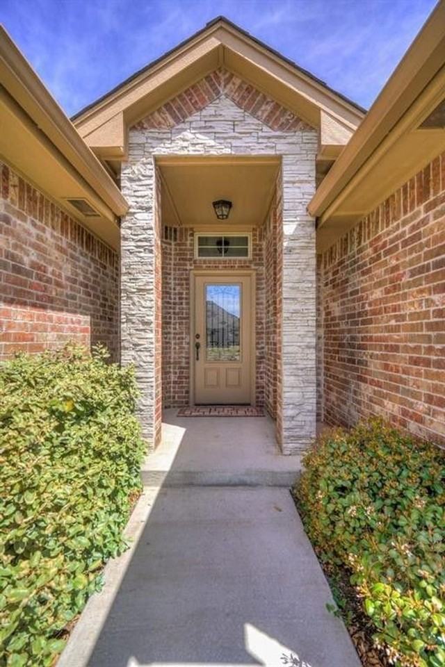 2301 Bretford Way - Photo 5 of 42