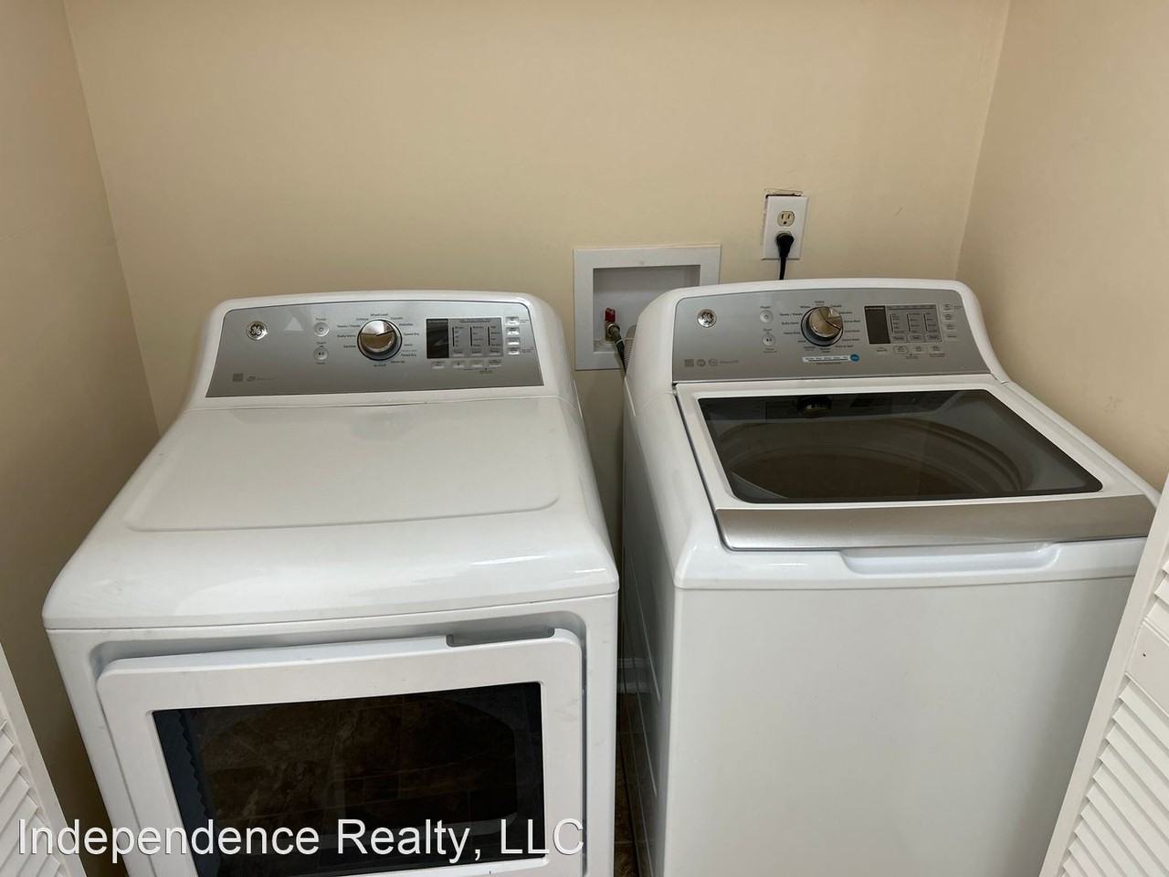 1610 Liberty Dr - Photo 3 of 29