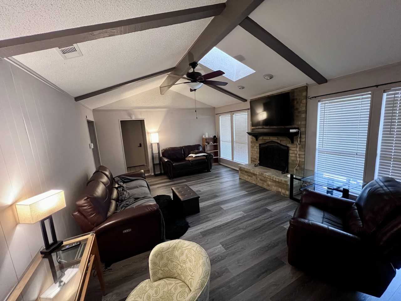 2729 Lawndale Dr - Photo 3 of 29