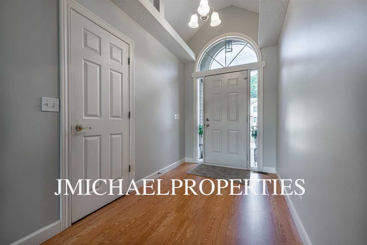 11325 Bromley Cv #NA - Photo 2 of 29