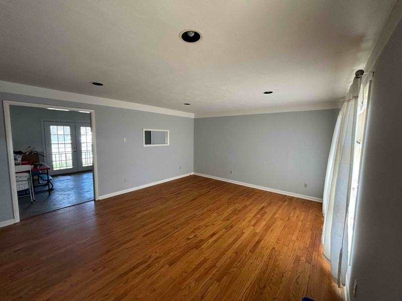 206 W Roberts St - Photo 3 of 16