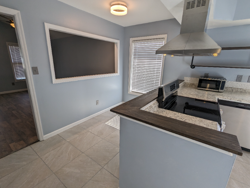 801 Valentine St - Photo 2 of 19