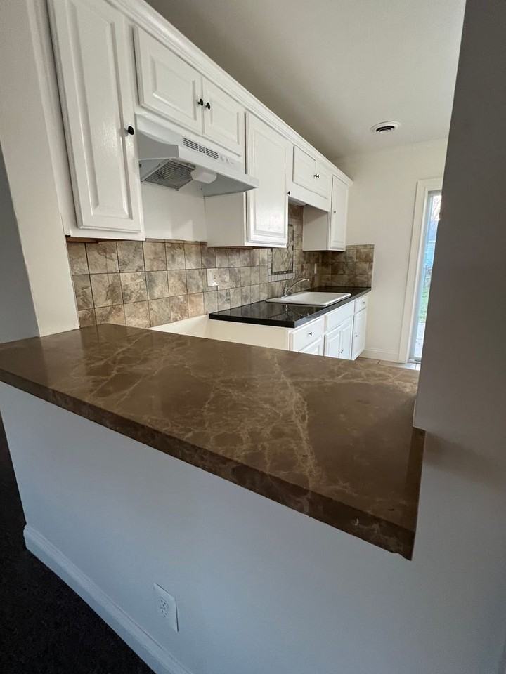 26355 Academy St - Photo 3 of 9