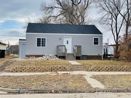 featured image of 1015 8th Ave W