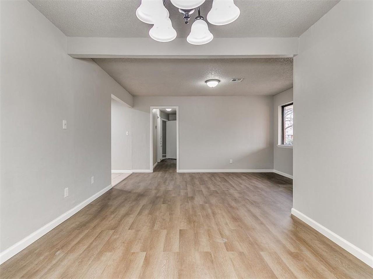 923 Sw 3rd St - Photo 6 of 46