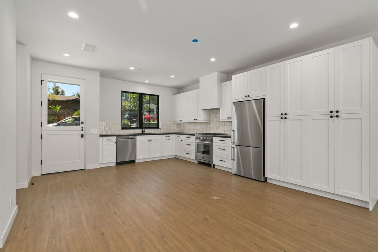 28832 Shady Pl - Photo 6 of 39