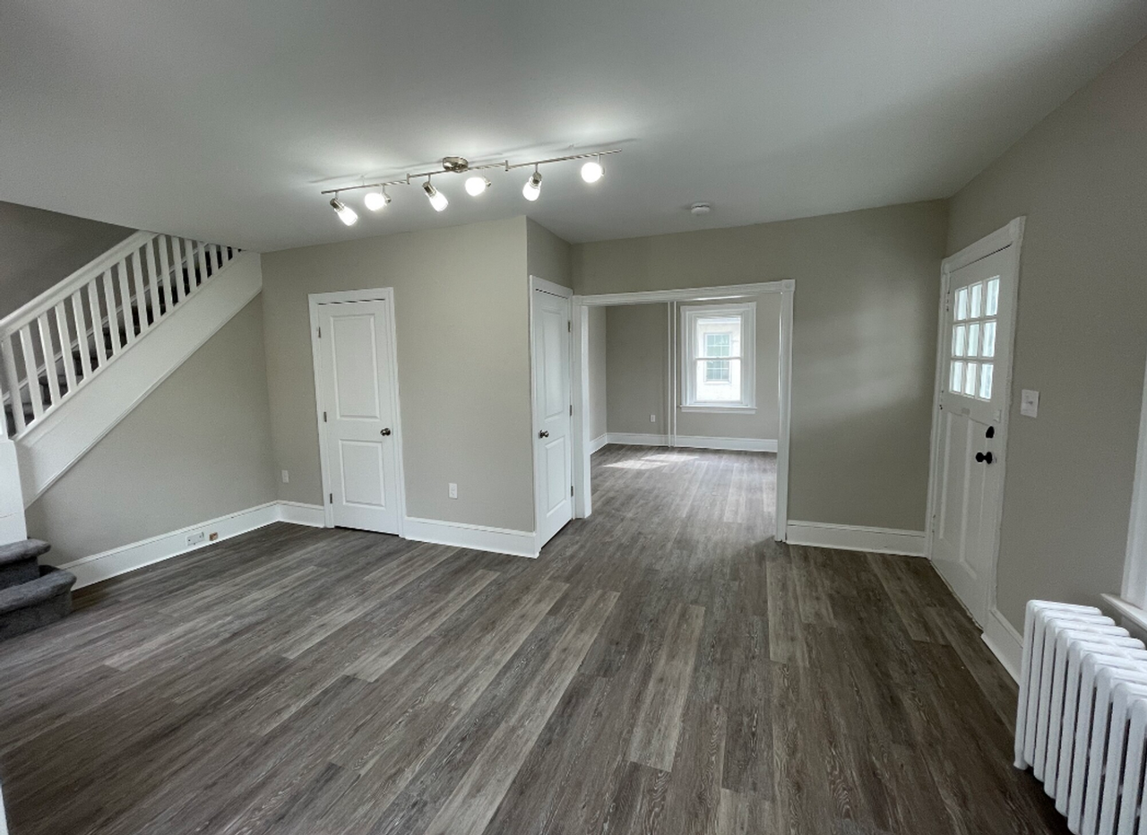 273 N Spring Garden St - Photo 3 of 23