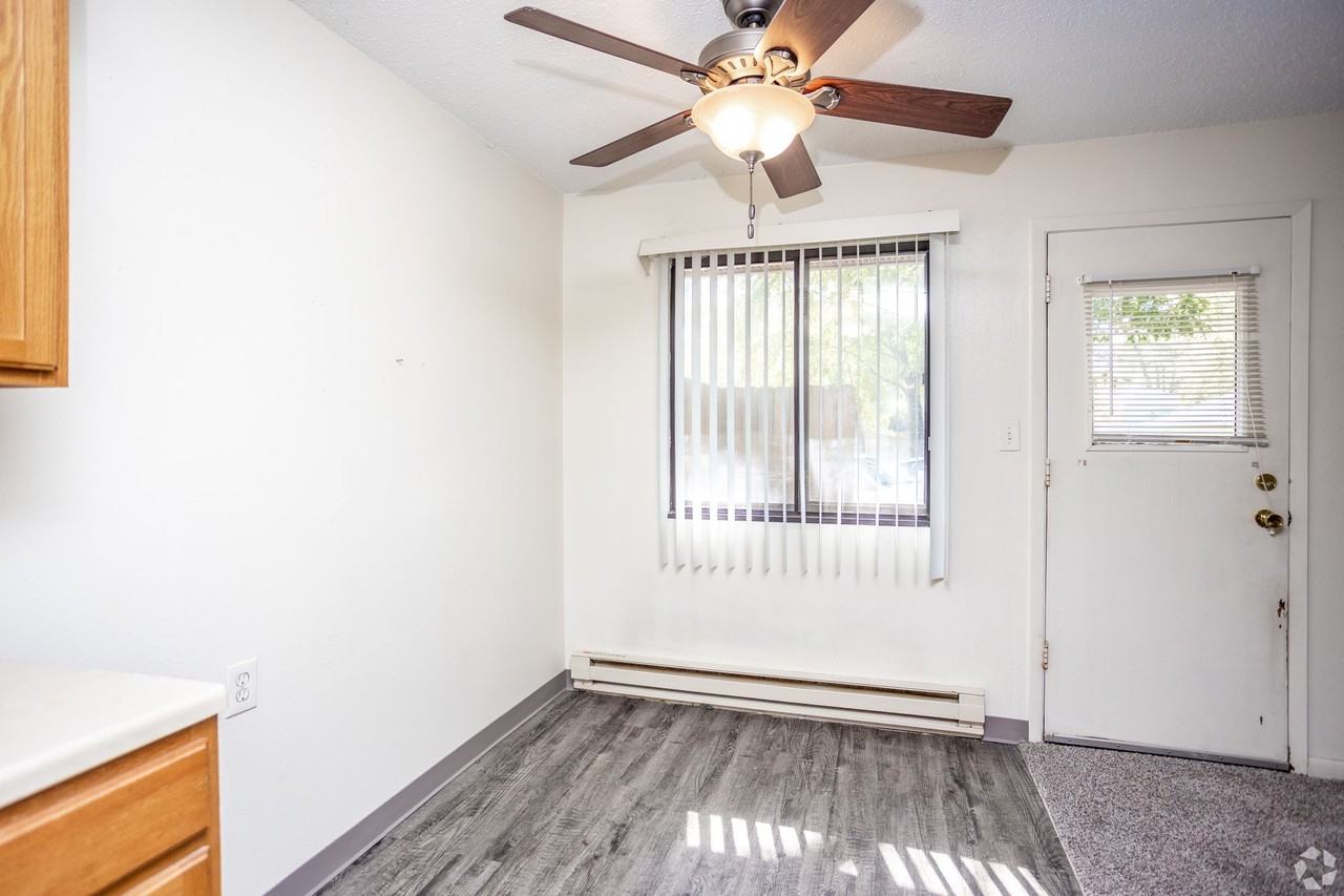 Brookside Apartments 317 SE Jacobs St, Grimes, Iowa - Photo 2 of 13