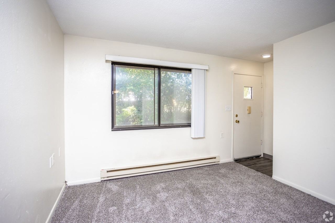 Brookside Apartments 317 SE Jacobs St, Grimes, Iowa - Photo 7 of 13