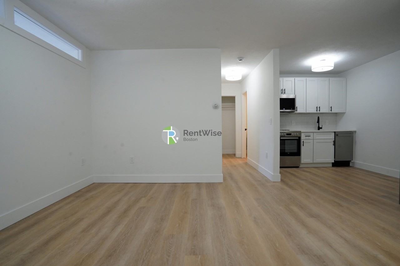 741 E 6th St #27 - Photo 4 of 46