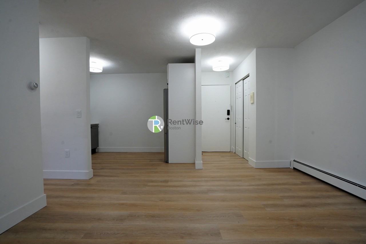 741 E 6th St #27 - Photo 5 of 46