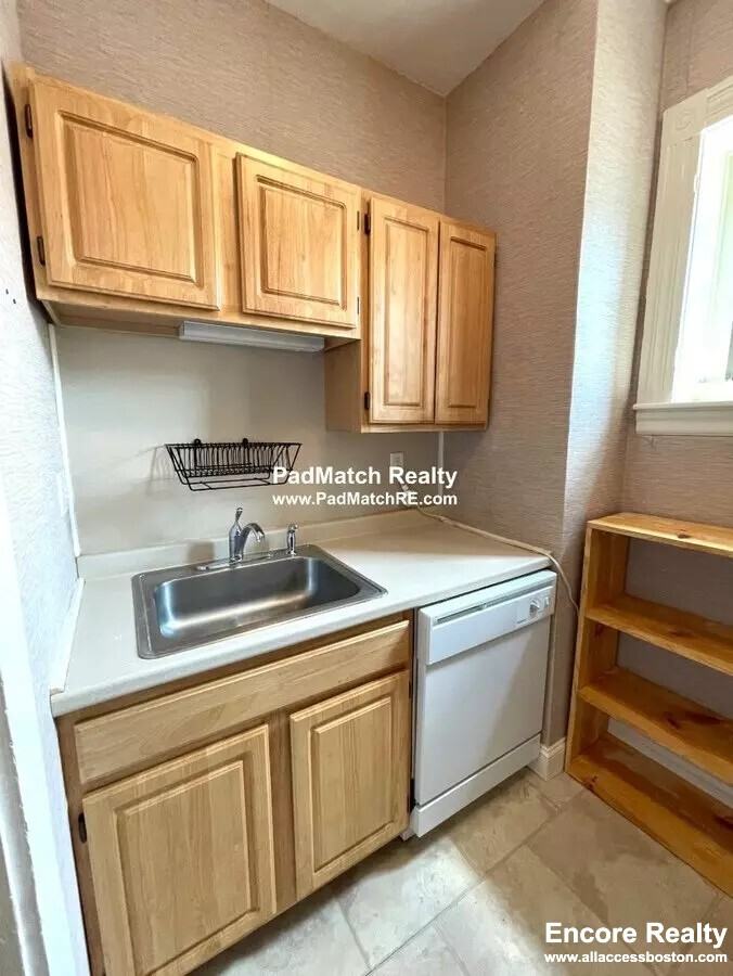 109 Saint Paul St #D - Photo 2 of 14