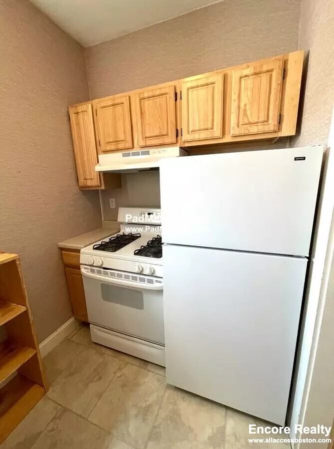 109 Saint Paul St #D - Photo 4 of 14