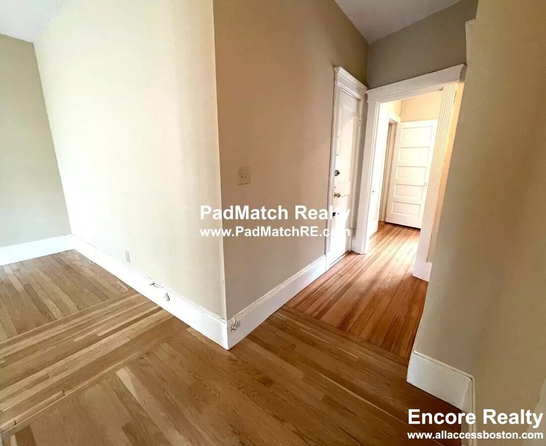 109 Saint Paul St #D - Photo 6 of 14