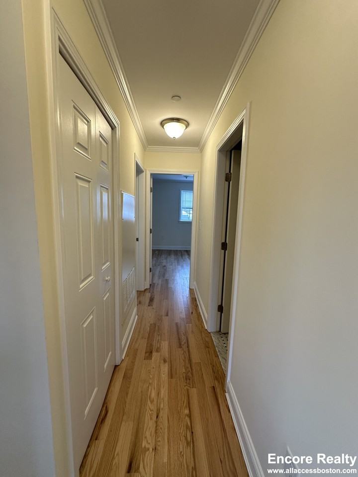 55 Langdon St #13 - Photo 7 of 20