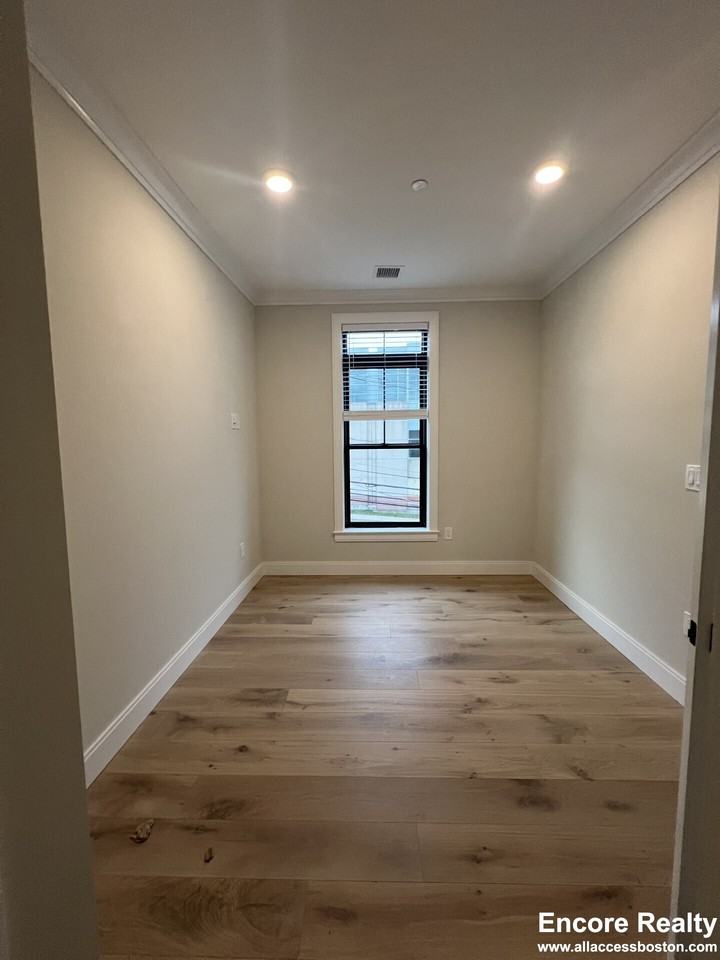 157 Everett Street #309 - Photo 7 of 32