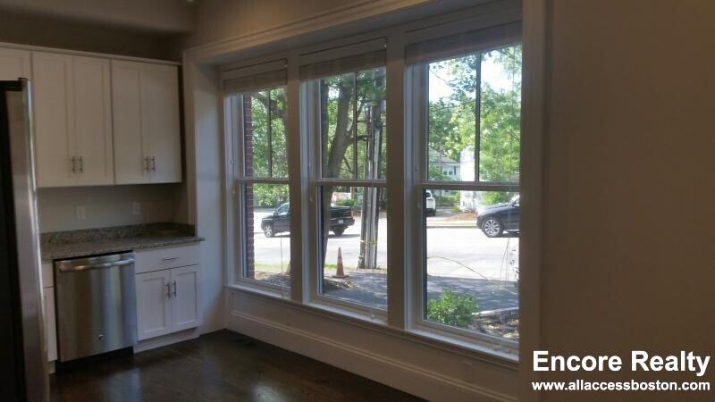 2044 Beacon St #8 - Photo 4 of 24