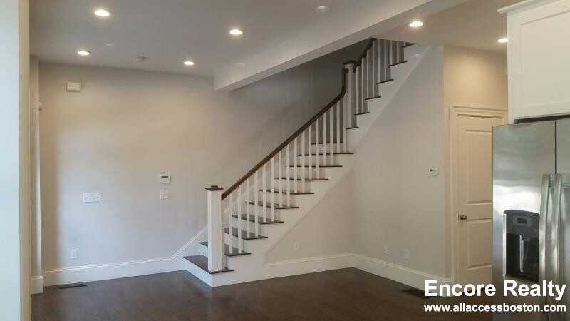 2044 Beacon St #8 - Photo 7 of 24