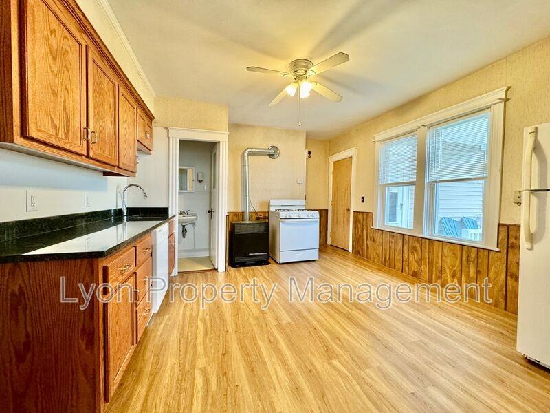 676 Grove St #3F - Photo 6 of 9