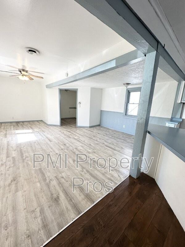 6762 N 52nd St - Photo 5 of 9