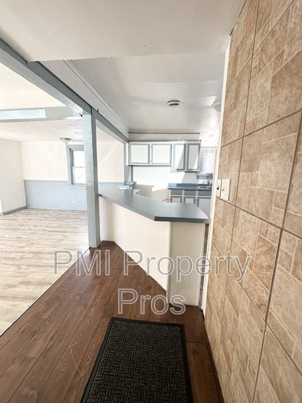 6762 N 52nd St - Photo 7 of 9
