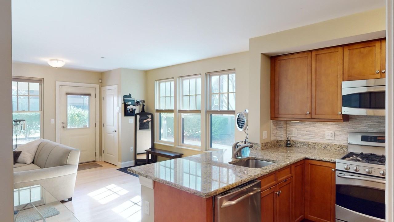 113 Crowninshield Rd - Photo 2 of 19